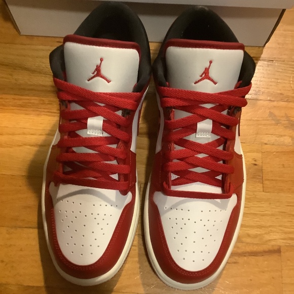 Nike Air Jordan 1 Low Gym Red Sail Mens Size 9 - Picture 10 of 13